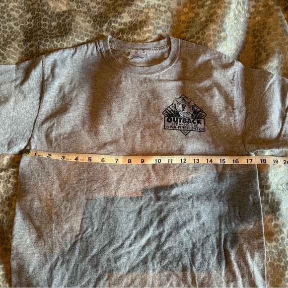 Outback Steakhouse T-Shirt - Picture 3 of 5